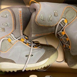 Salomon Snowboard boots - Women's size 5.5US